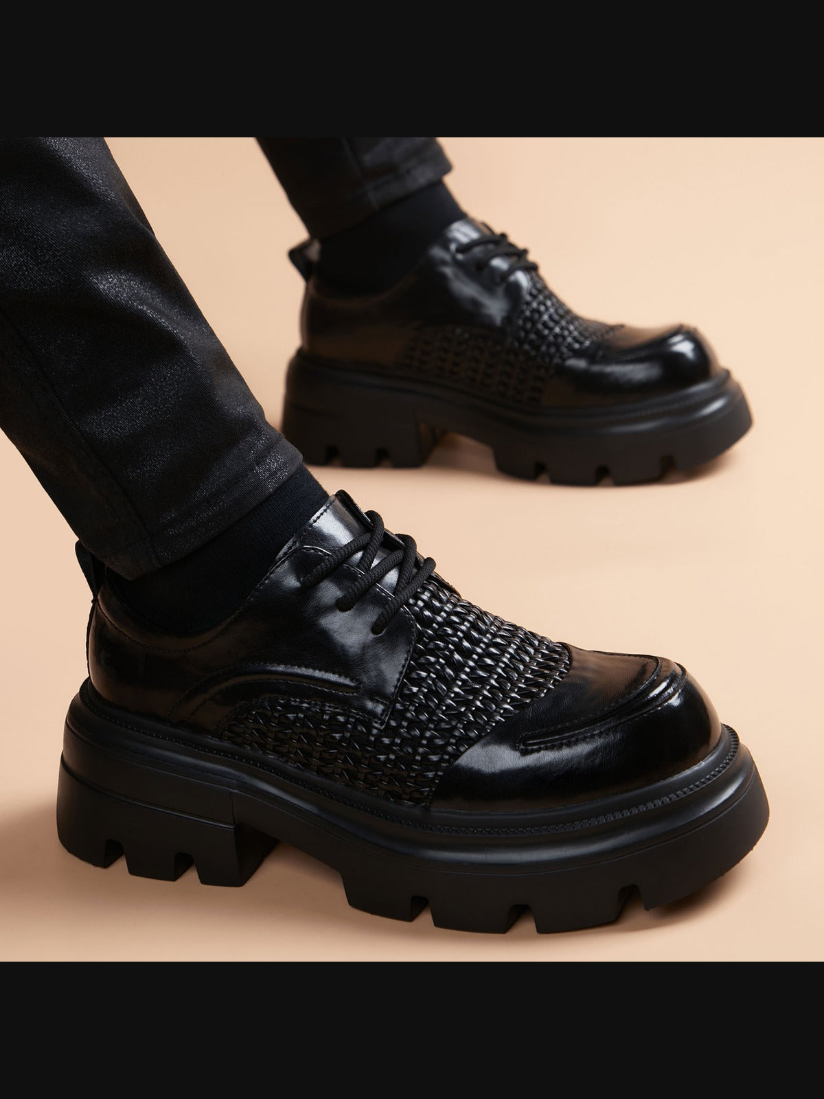 Color handcrafted genuine leather shoes - color image